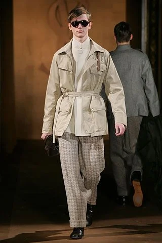 Look 16